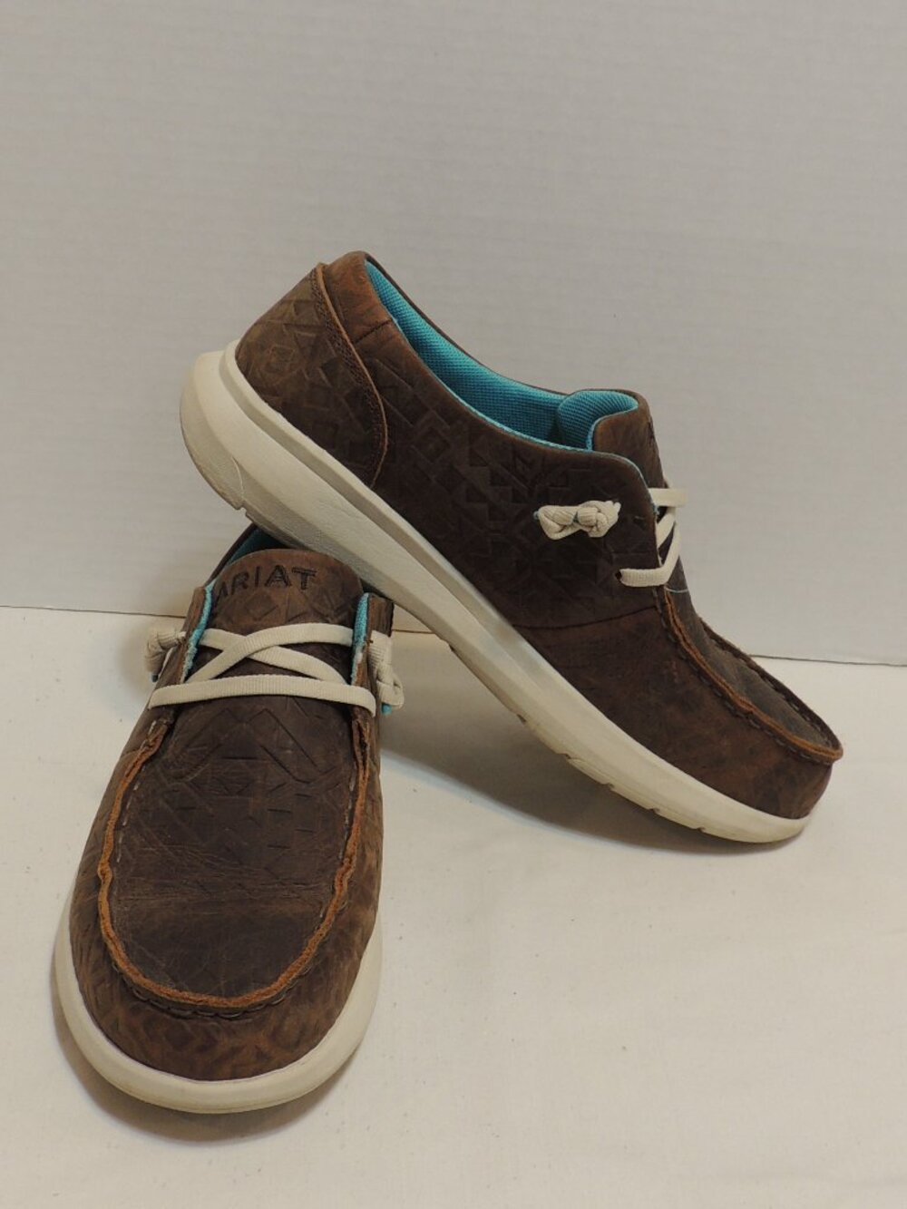 Ariat Shoes Woman Size 7.5 Brown Blue White Leather Outdoor Travel Fun Shoes
